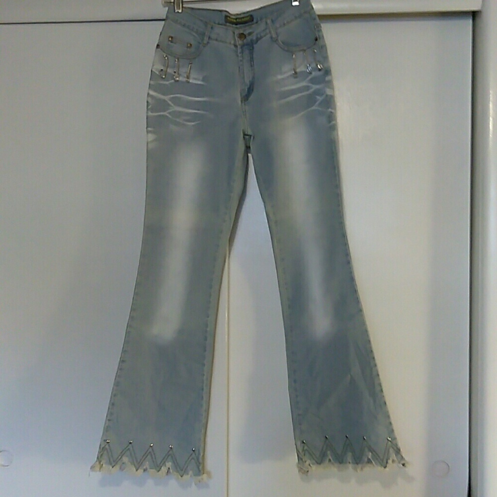 Long Jumei shaggy cropped safety pin jeans